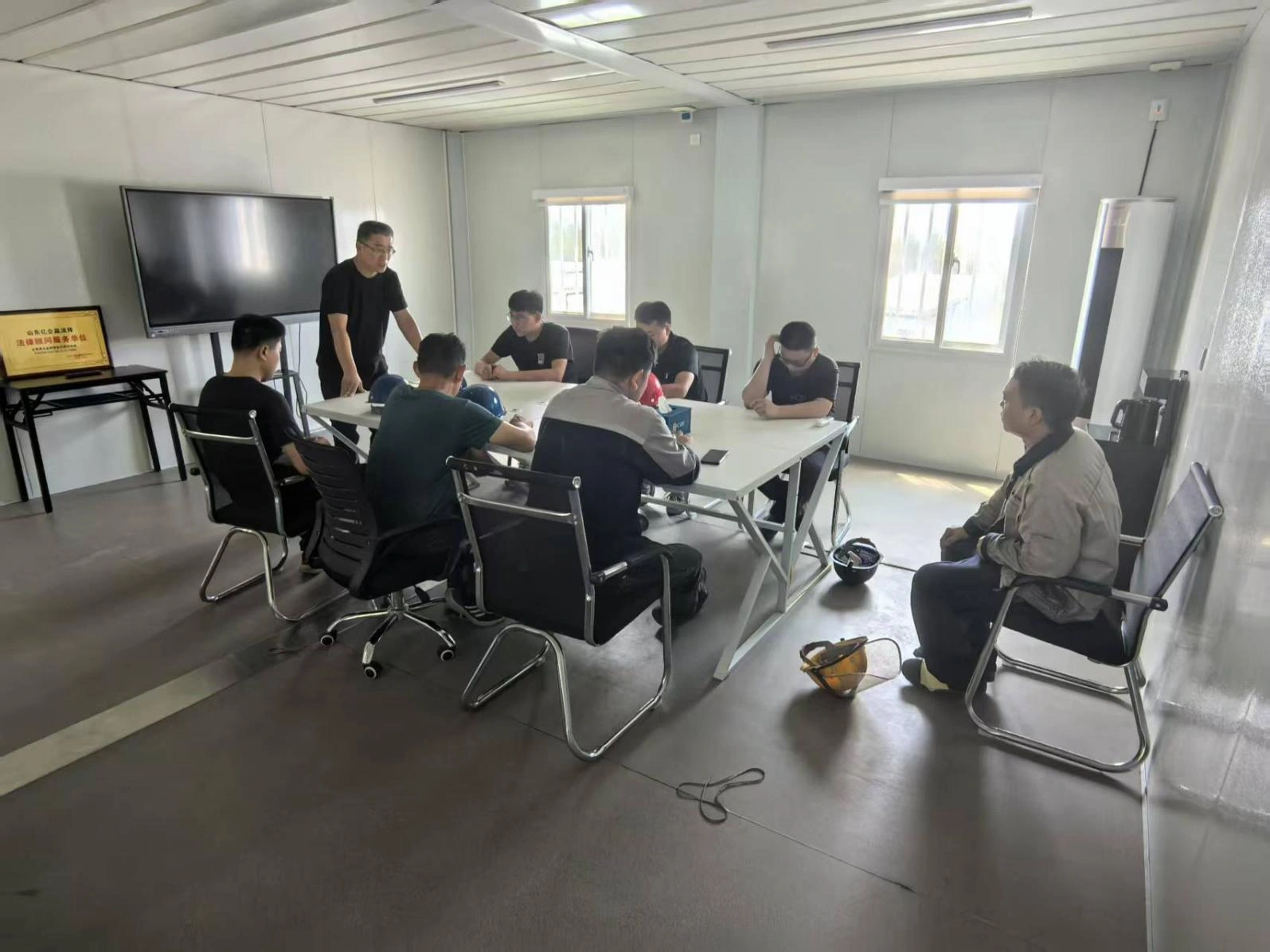 Memperkuat Landasan Keselamatan Tempat Kerja dengan Pelatihan Keselamatan Khusus untuk Para Pemimpin Tim